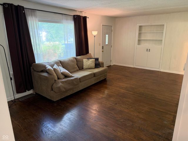 323 N Hillsdale Drive, Bloomington, IN 47408