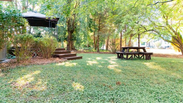 824 Eaton Drive, Mason, MI 48854