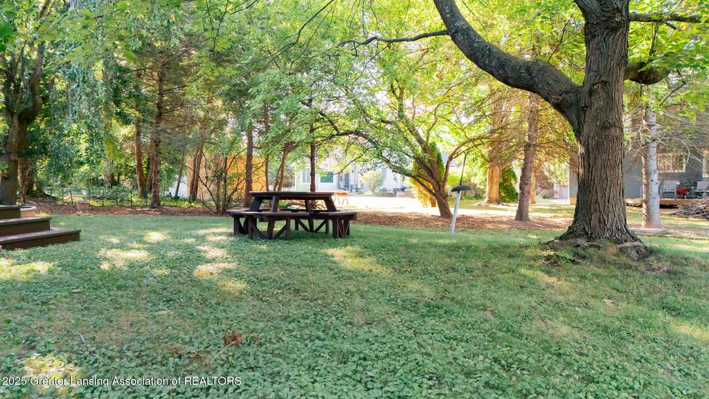 824 Eaton Drive, Mason, MI 48854