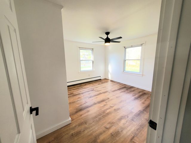 1047 East Road, Bennington, VT 05201