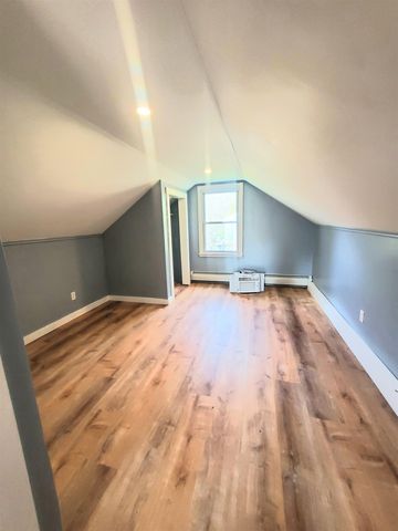 1047 East Road, Bennington, VT 05201