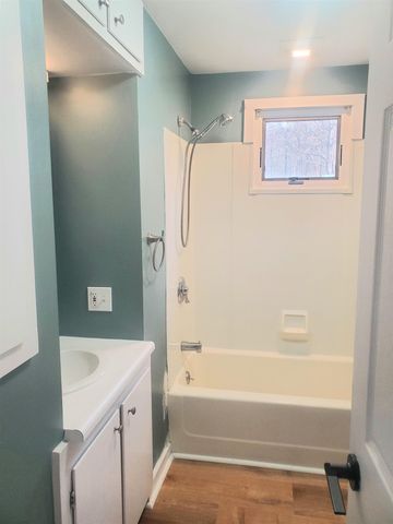 1047 East Road, Bennington, VT 05201