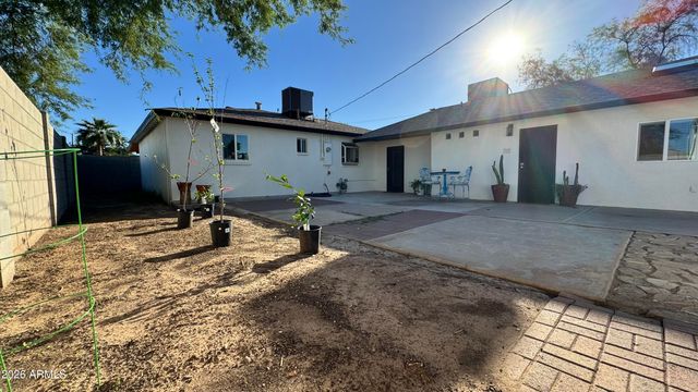 222 E SOUTHGATE Avenue, Phoenix, AZ 85040