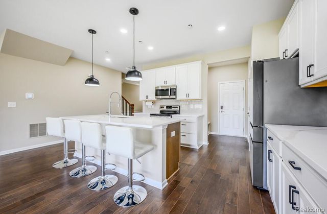 1674 Addison Circle, Walled Lake, MI 48390