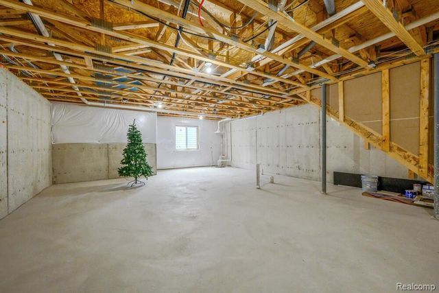1674 Addison Circle, Walled Lake, MI 48390