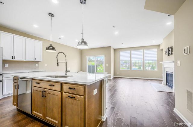 1674 Addison Circle, Walled Lake, MI 48390