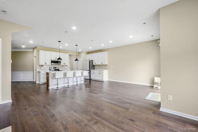 1674 Addison Circle, Walled Lake, MI 48390
