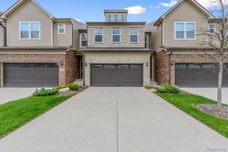 1674 Addison Circle, Walled Lake, MI 48390