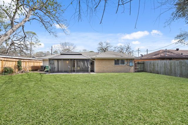 1411 Conrad Sauer Drive, Houston, TX 77043