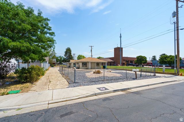 4994 S 1950 W, Roy, UT 84067