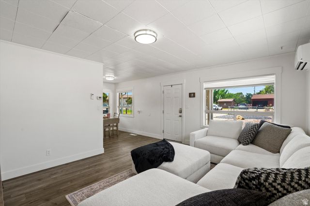 4994 S 1950 W, Roy, UT 84067