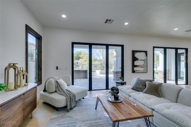 2215 Alcova Ridge Drive, Las Vegas, NV 89135