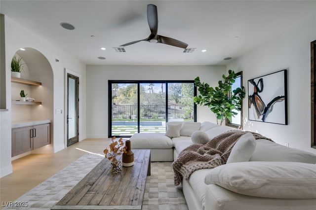 2215 Alcova Ridge Drive, Las Vegas, NV 89135