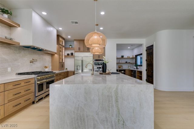 2215 Alcova Ridge Drive, Las Vegas, NV 89135