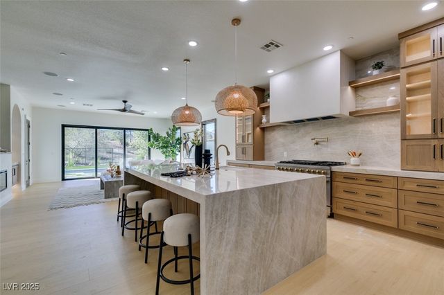 2215 Alcova Ridge Drive, Las Vegas, NV 89135