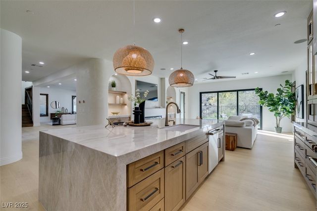 2215 Alcova Ridge Drive, Las Vegas, NV 89135