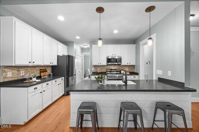 421 Edgepine Drive, Holly Springs, NC 27540