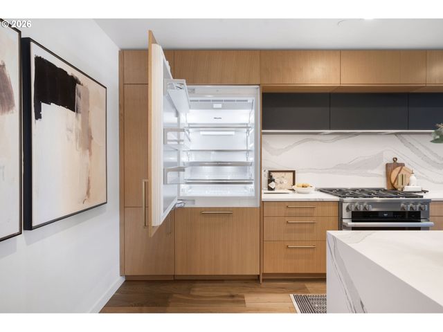 590 WATERFRONT Way 901, Vancouver, WA 98660