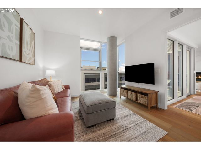 590 WATERFRONT Way 901, Vancouver, WA 98660