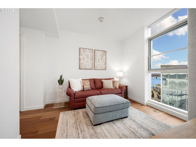 590 WATERFRONT Way 901, Vancouver, WA 98660