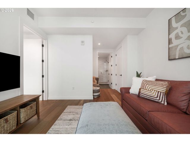 590 WATERFRONT Way 901, Vancouver, WA 98660