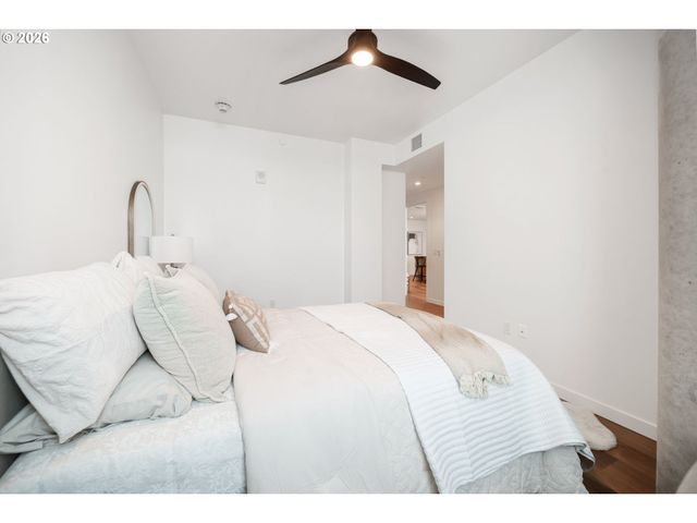 590 WATERFRONT Way 901, Vancouver, WA 98660