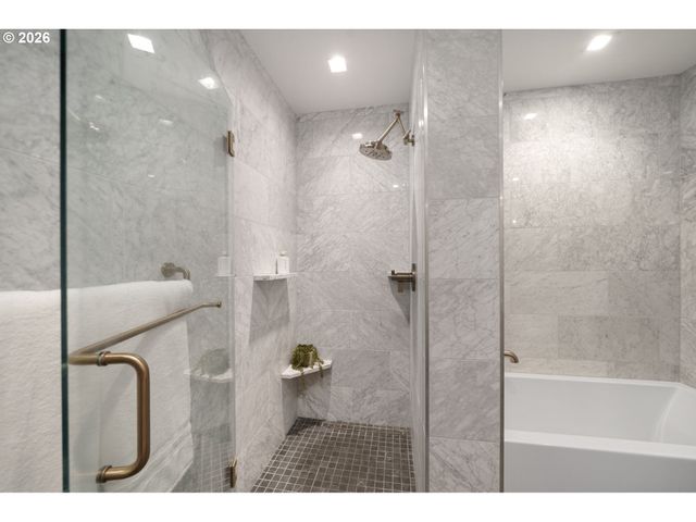 590 WATERFRONT Way 901, Vancouver, WA 98660