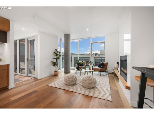 590 WATERFRONT Way 901, Vancouver, WA 98660