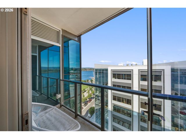 590 WATERFRONT Way 901, Vancouver, WA 98660