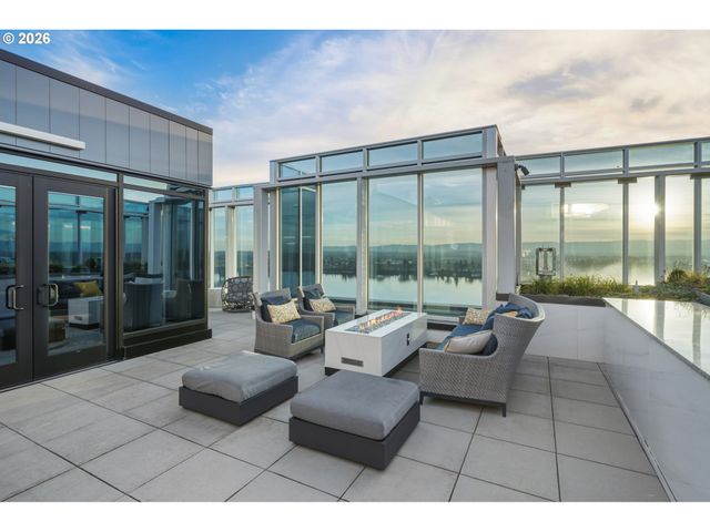 590 WATERFRONT Way 901, Vancouver, WA 98660