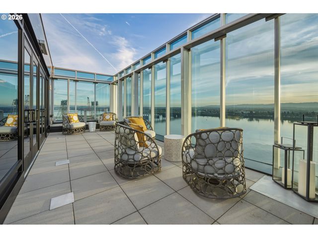 590 WATERFRONT Way 901, Vancouver, WA 98660