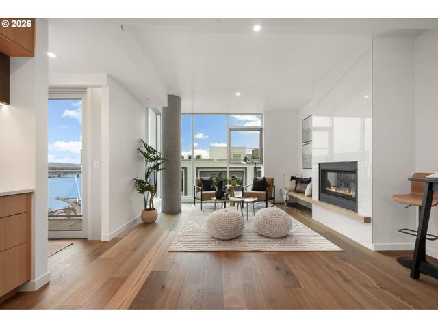 590 WATERFRONT Way 901, Vancouver, WA 98660