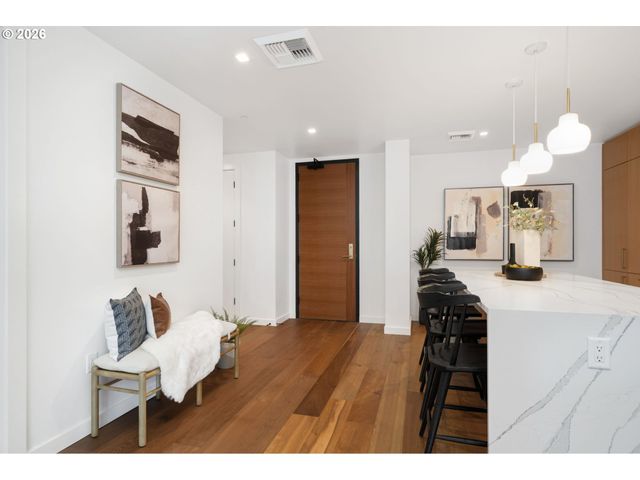 590 WATERFRONT Way 901, Vancouver, WA 98660