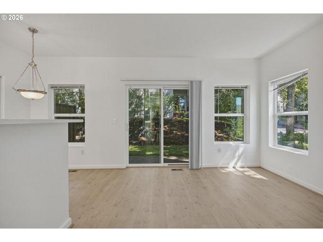 14771 Sw BEARD Rd 104, Beaverton, OR 97007