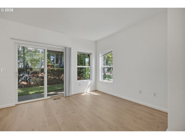 14771 Sw BEARD Rd 104, Beaverton, OR 97007