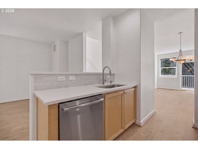 14771 Sw BEARD Rd 104, Beaverton, OR 97007