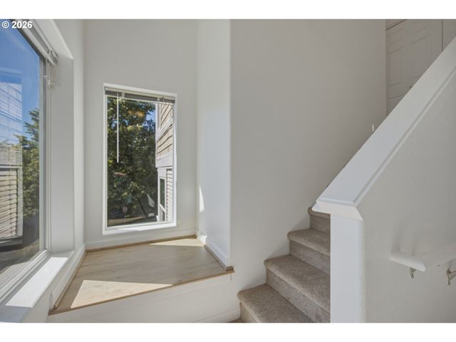 14771 Sw BEARD Rd 104, Beaverton, OR 97007