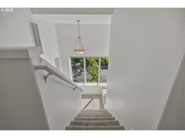 14771 Sw BEARD Rd 104, Beaverton, OR 97007