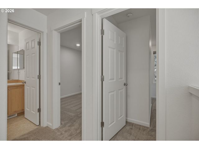 14771 Sw BEARD Rd 104, Beaverton, OR 97007