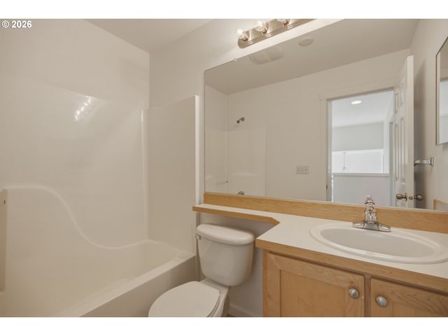 14771 Sw BEARD Rd 104, Beaverton, OR 97007