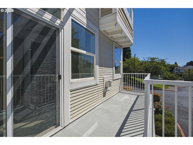 14771 Sw BEARD Rd 104, Beaverton, OR 97007