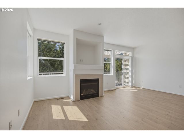 14771 Sw BEARD Rd 104, Beaverton, OR 97007