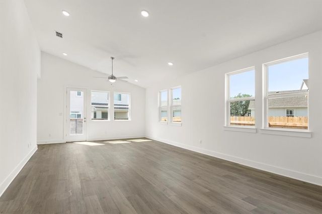 1012 Yaupon Holly DR, Georgetown, TX 78628