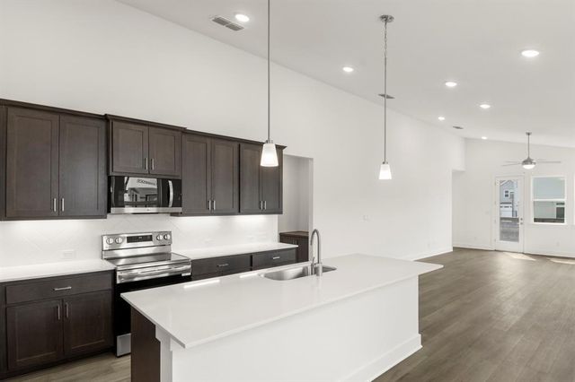 1012 Yaupon Holly DR, Georgetown, TX 78628