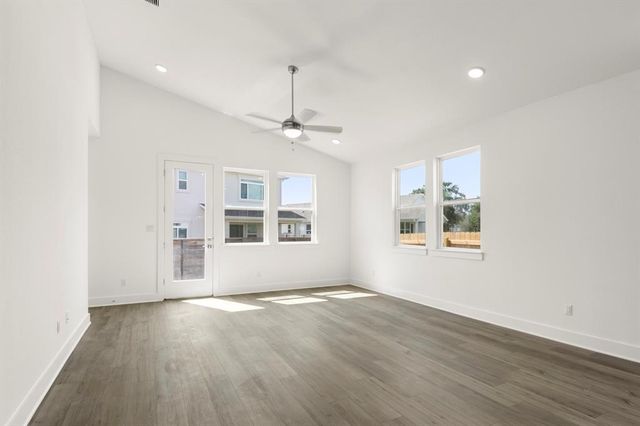 1012 Yaupon Holly DR, Georgetown, TX 78628