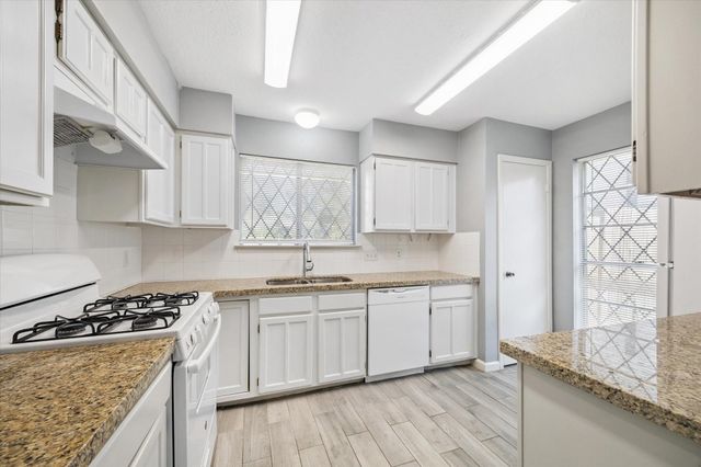 7235 Gallant Glen Lane, Houston, TX 77095