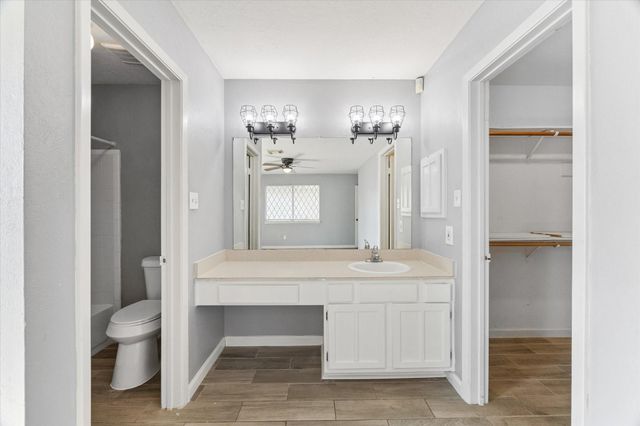 7235 Gallant Glen Lane, Houston, TX 77095