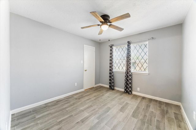 7235 Gallant Glen Lane, Houston, TX 77095