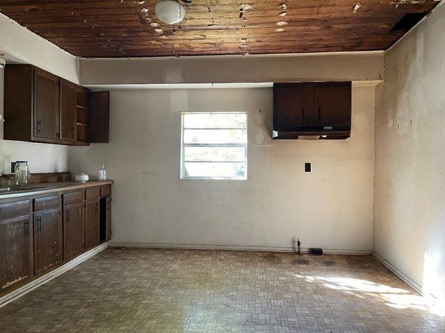 2510 Teddy, Marshall, TX 75675