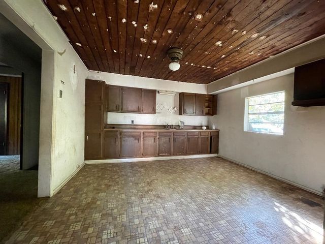 2510 Teddy, Marshall, TX 75675